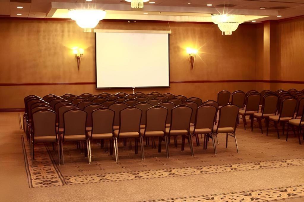 Garden Plaza Hotel Saddle Brook Exterior foto